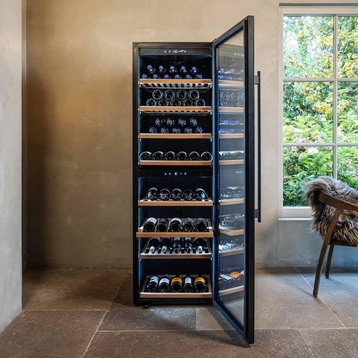 Vinolare_Amoroso_180_flessen_wijnklimaatkast_vrijstaand_open
