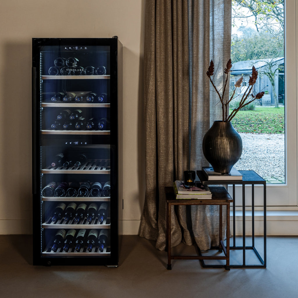 Vinolare_Brioso_120_vrijstaand_wijnklimaatkast_deur_sfeer_dicht