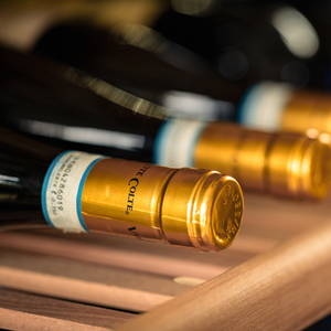 Vinolare_Adagio_vrijstaand_wijnklimaatkast_40_flessen_houten_plateau_wijn_flessen